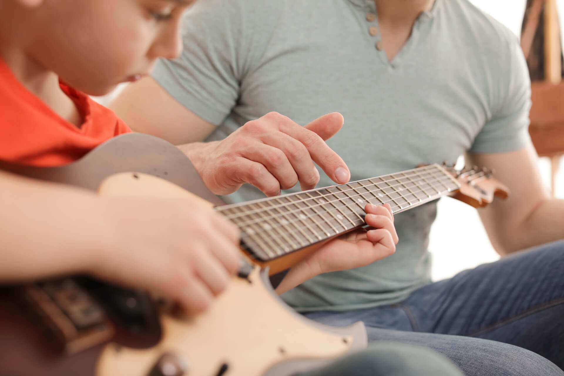 Kid in Suzuki guitar lesson in Richmond VA